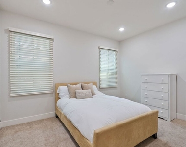 2780 N Wright Lane - Photo Thumbnail 29