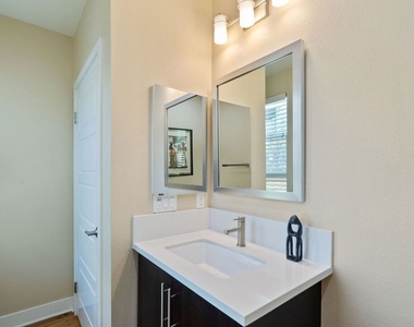 2780 N Wright Lane - Photo Thumbnail 6