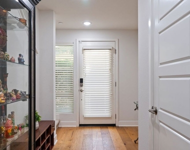 2780 N Wright Lane - Photo Thumbnail 16