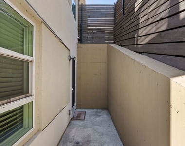 2780 N Wright Lane - Photo Thumbnail 27