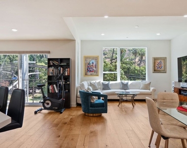 2780 N Wright Lane - Photo Thumbnail 15