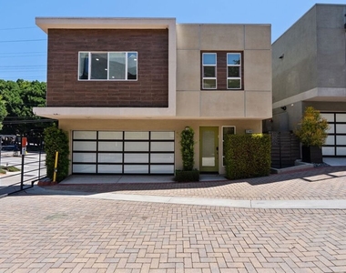 2780 N Wright Lane - Photo Thumbnail 34