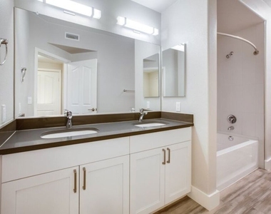 6280 W 3rd Street - Photo Thumbnail 3