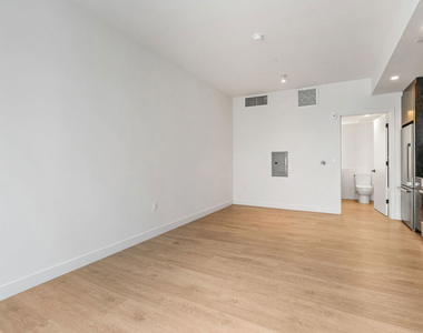 10700 Tabor Street - Photo Thumbnail 9