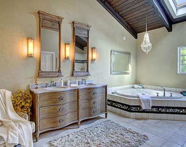 6322 W 78th Place - Photo Thumbnail 9
