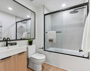 3667 Keystone Avenue - Photo Thumbnail 8