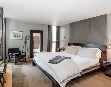 850 N Kings Road - Photo Thumbnail 3