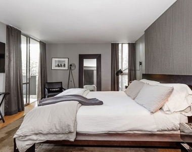 850 N Kings Road - Photo Thumbnail 7
