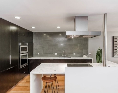 850 N Kings Road - Photo Thumbnail 1