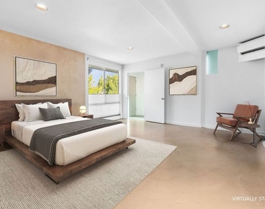 1127 Angelo Drive - Photo Thumbnail 21