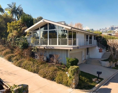1127 Angelo Drive - Photo Thumbnail 2
