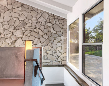 1127 Angelo Drive - Photo Thumbnail 12