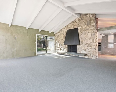 1127 Angelo Drive - Photo Thumbnail 11