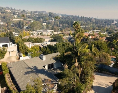 1127 Angelo Drive - Photo Thumbnail 27