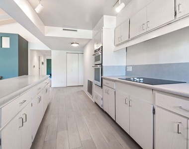 1127 Angelo Drive - Photo Thumbnail 10