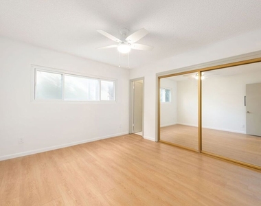8335 W Manchester Avenue - Photo Thumbnail 15