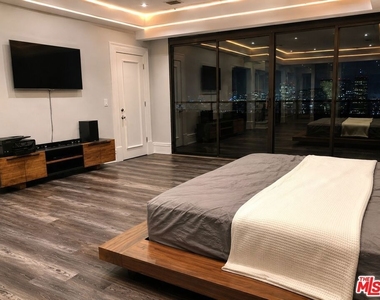 10535 Wilshire Boulevard - Photo Thumbnail 12
