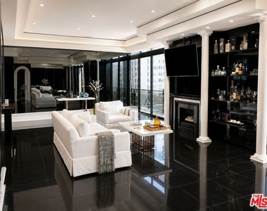 10535 Wilshire Boulevard - Photo Thumbnail 4