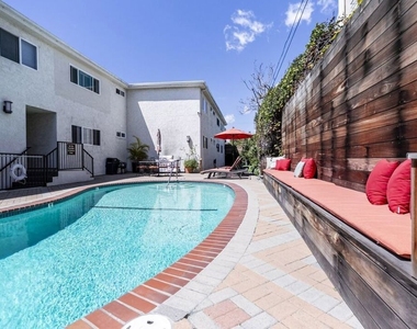 2721 2nd Street - Photo Thumbnail 21