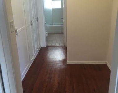 312 S Reeves Drive - Photo Thumbnail 7