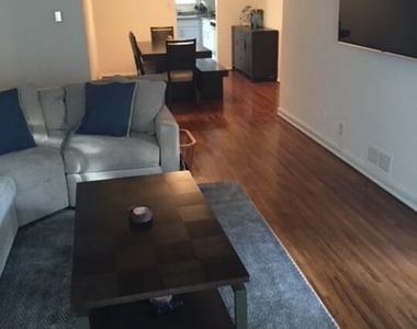 312 S Reeves Drive - Photo Thumbnail 10