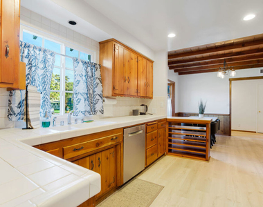 6207 Melba Avenue - Photo Thumbnail 9