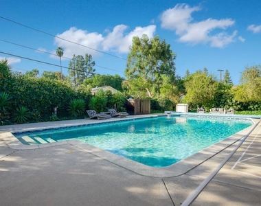 6207 Melba Avenue - Photo Thumbnail 1