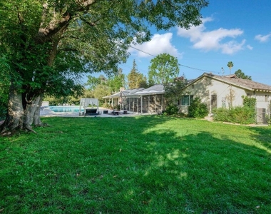 6207 Melba Avenue - Photo Thumbnail 3