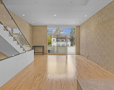 717 N Highland Avenue - Photo Thumbnail 13