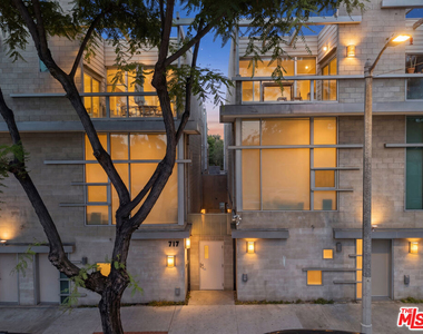 717 N Highland Avenue - Photo Thumbnail 2