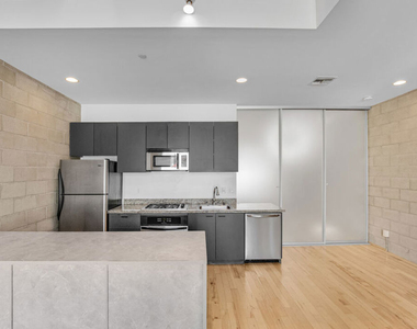 717 N Highland Avenue - Photo Thumbnail 5