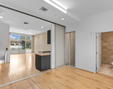 717 N Highland Avenue - Photo Thumbnail 9