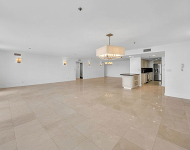 10660 Wilshire Boulevard - Photo Thumbnail 8