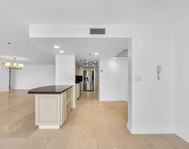 10660 Wilshire Boulevard - Photo Thumbnail 7