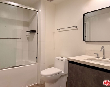 919 Harvard Boulevard - Photo Thumbnail 3