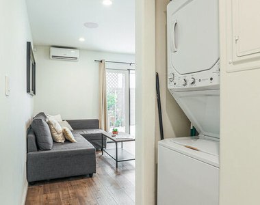 8963 Cadillac Avenue - Photo Thumbnail 6