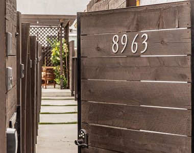 8963 Cadillac Avenue - Photo Thumbnail 9