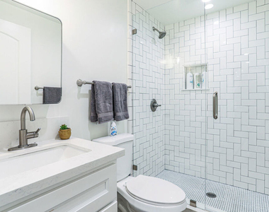 8963 Cadillac Avenue - Photo Thumbnail 5