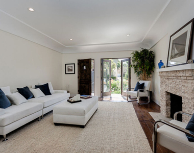 831 S Curson Avenue - Photo Thumbnail 2