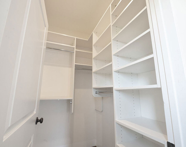 831 S Curson Avenue - Photo Thumbnail 9