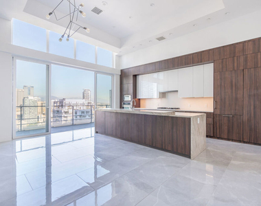 1201 S Hope Street - Photo Thumbnail 8