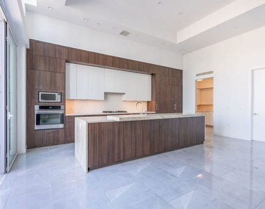 1201 S Hope Street - Photo Thumbnail 9