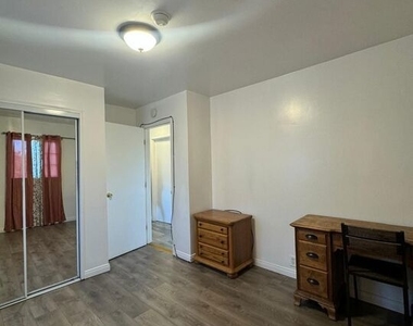 8513 Reading Avenue - Photo Thumbnail 17