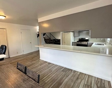 8513 Reading Avenue - Photo Thumbnail 14