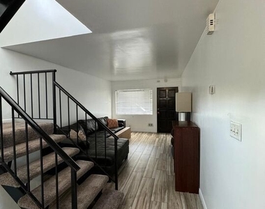 8513 Reading Avenue - Photo Thumbnail 12