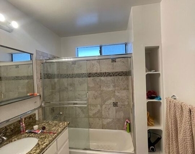 8513 Reading Avenue - Photo Thumbnail 4