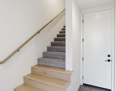 1605 N Arla Way - Photo Thumbnail 3