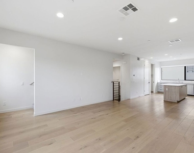 1605 N Arla Way - Photo Thumbnail 5
