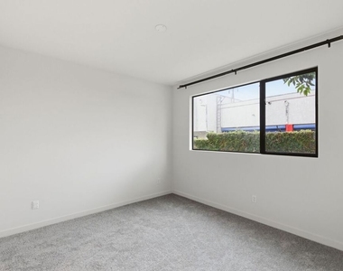 1605 N Arla Way - Photo Thumbnail 21