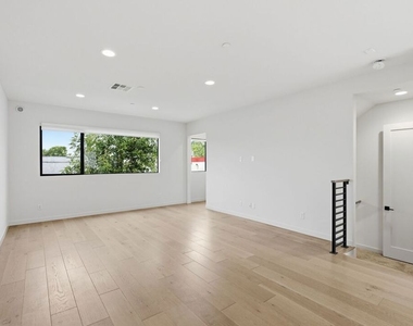 1605 N Arla Way - Photo Thumbnail 1